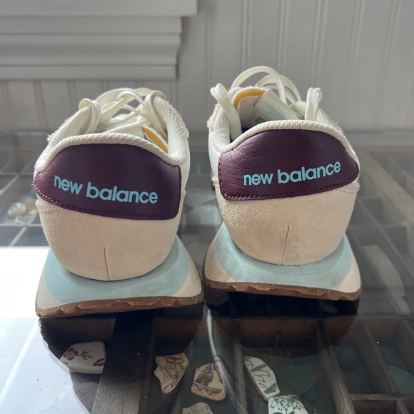 New Balance 237 - Picture 4 of 6